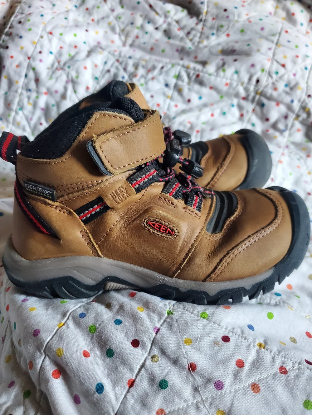 KEEN Kids' Brown Waterproof Hiker Boots Size 11.